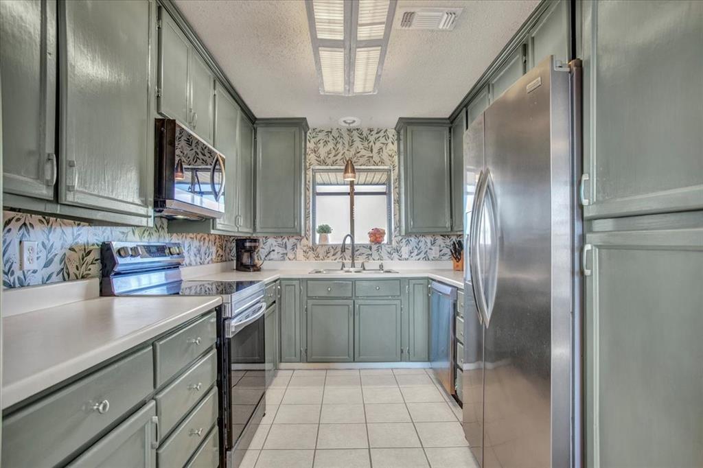 G-0925 Park W A - Residential