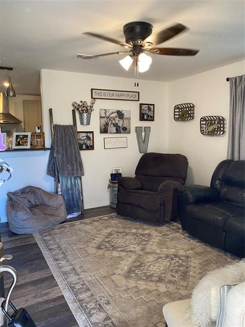 Tiny photo for 105 N 6th Street E, Dawson, TX 76639 (MLS # 21100033)