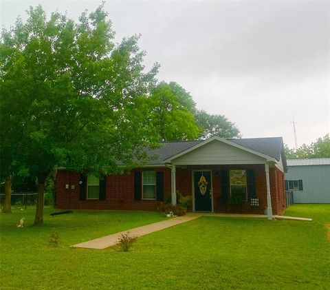 Photo of 105 N 6th Street E, Dawson, TX 76639 (MLS # 21100033) Photo of 105 N 6th Street E, Dawson, TX 76639 (MLS # 21100033)