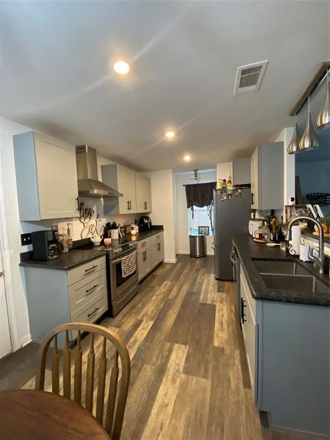 Tiny photo for 105 N 6th Street E, Dawson, TX 76639 (MLS # 21100033)