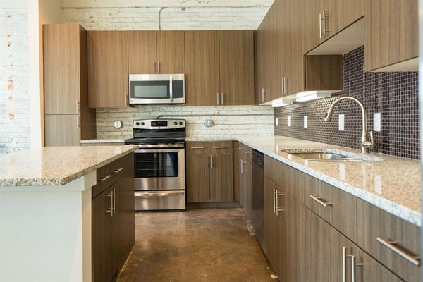801 W VICKERY BLVD APT 301, FORT WORTH, TX 76104 - Image 77b8dcd2bb4c1b3552f0983d3af616cc/3729677569