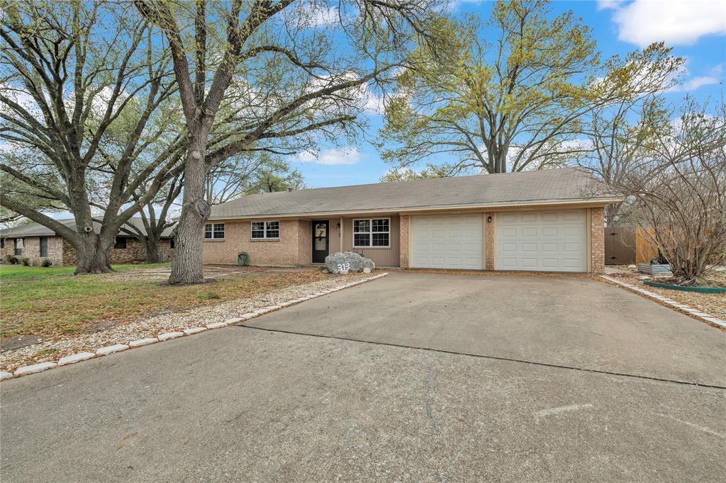 313 Ruggles Loop