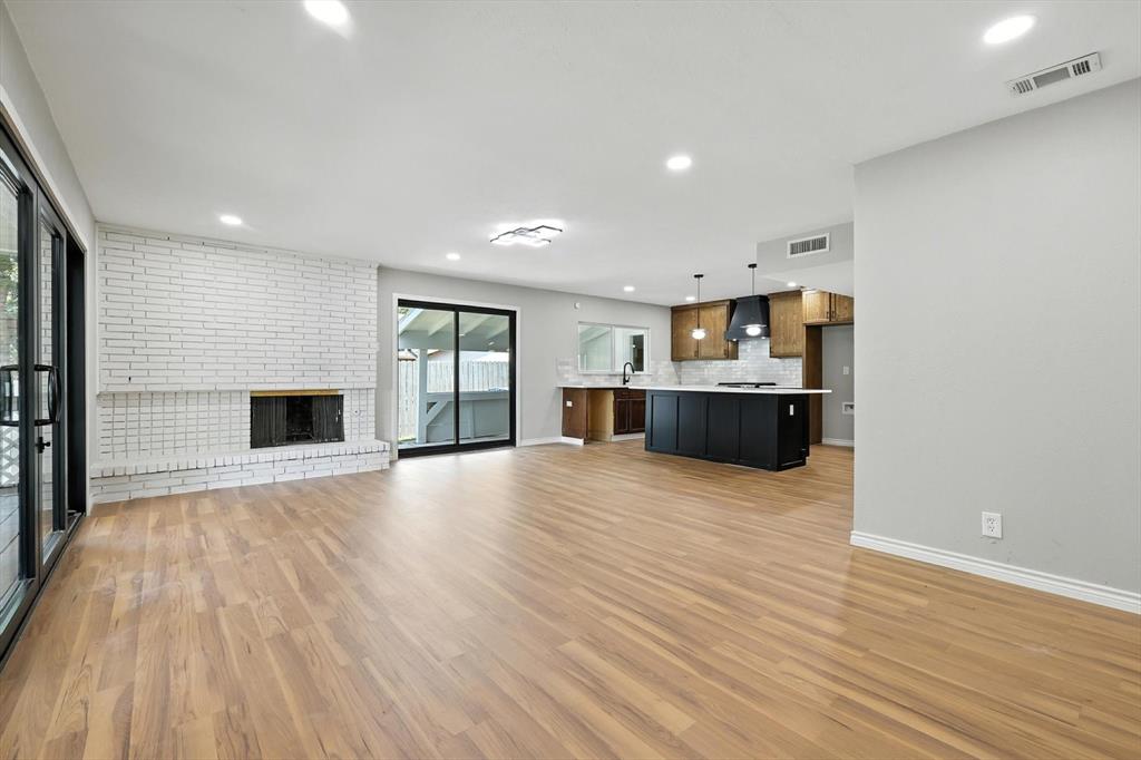 2801 Ashglen Drive