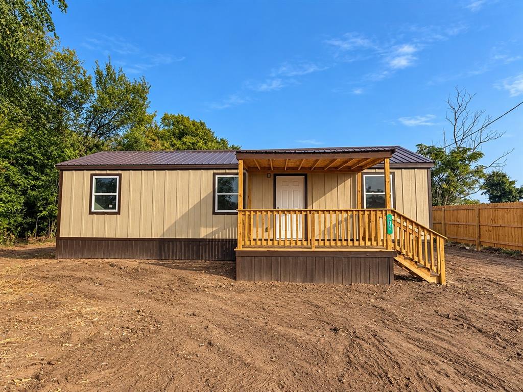 Photo of 818 S Austin, Bremond, TX 76629 (MLS # 21391163)