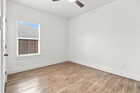 Tiny photo for 3116 Roosevelt Avenue, Fort Worth, TX 76106 (MLS # 21330400)