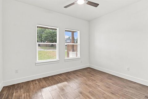 Tiny photo for 3116 Roosevelt Avenue, Fort Worth, TX 76106 (MLS # 21330400)