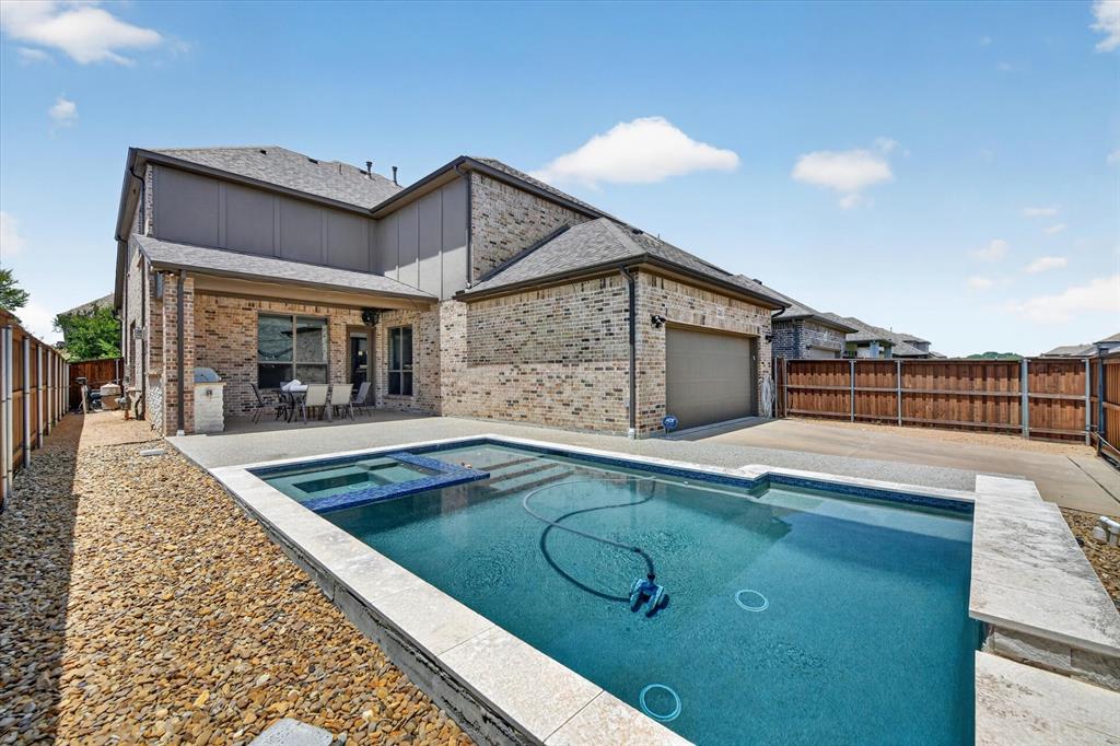 12728 Royal Oaks Lane