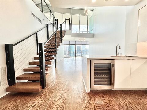 Photo of 2500 N Houston Street #2806, Dallas, TX 75219 (MLS # 20955189)