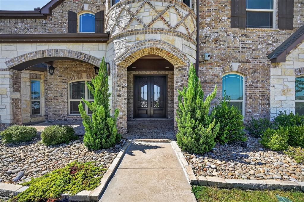 560 Featherstone Lane