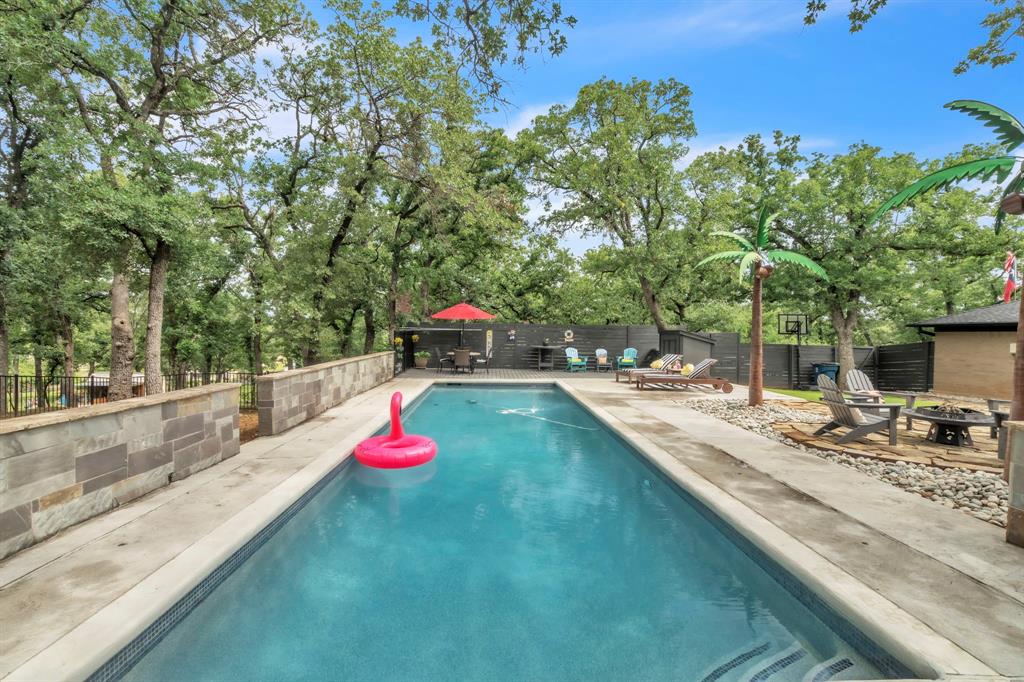 900 E Pioneer Circle