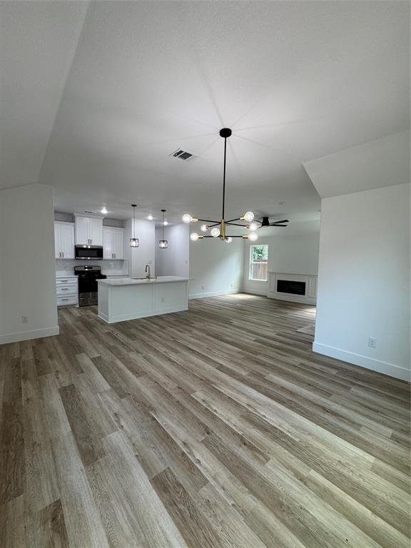 1411 E Terrell