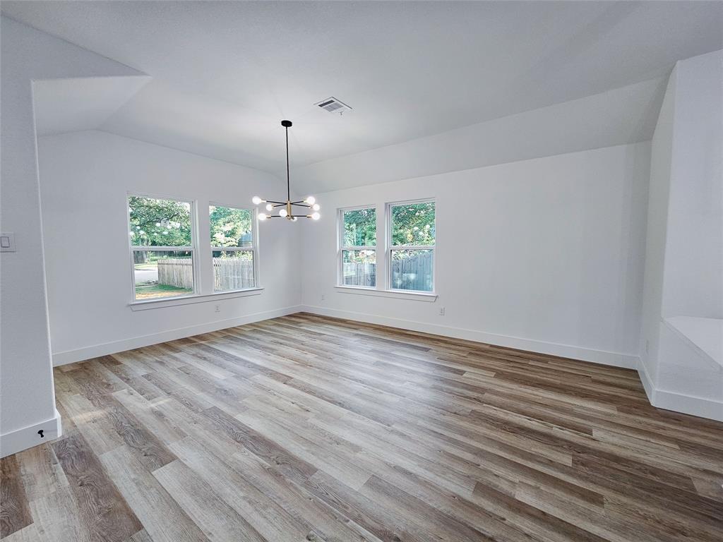 1411 E Terrell