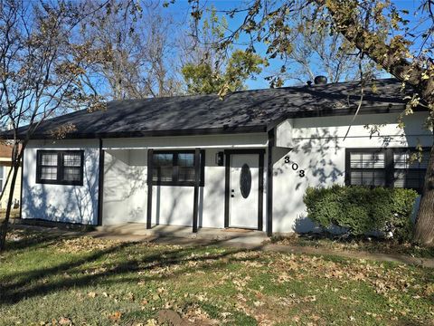 303 Hillcrest Street Mansfield TX 76063