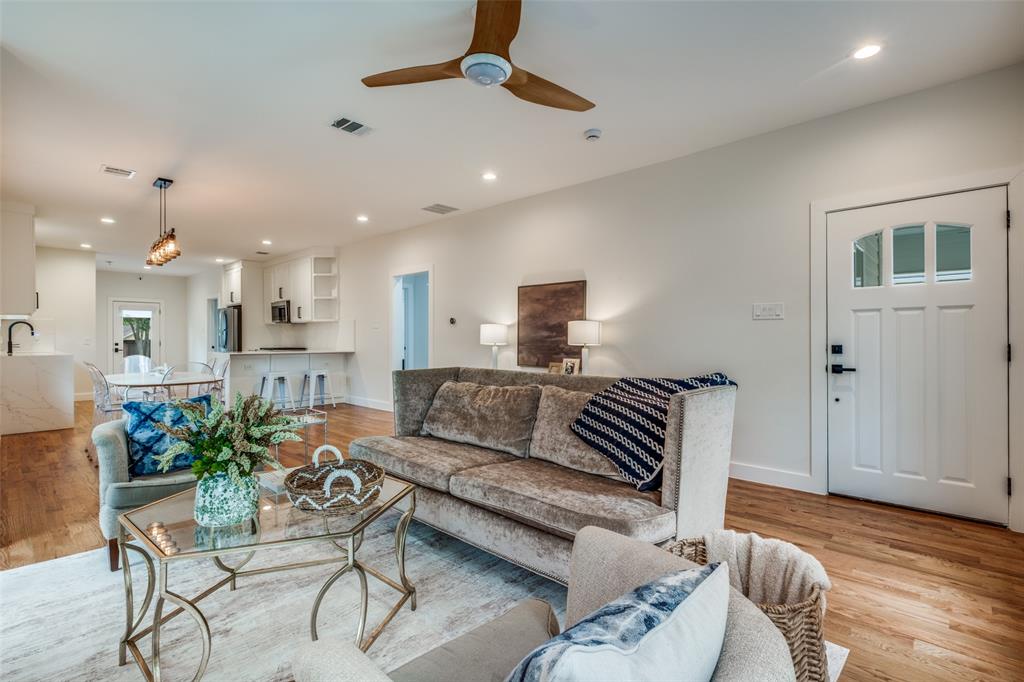 734 N Montclair Avenue