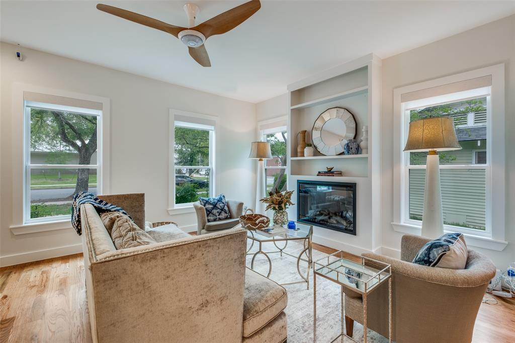 734 N Montclair Avenue