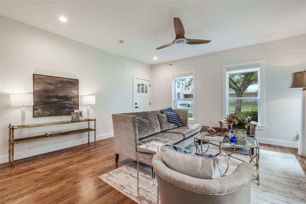 734 N Montclair Avenue