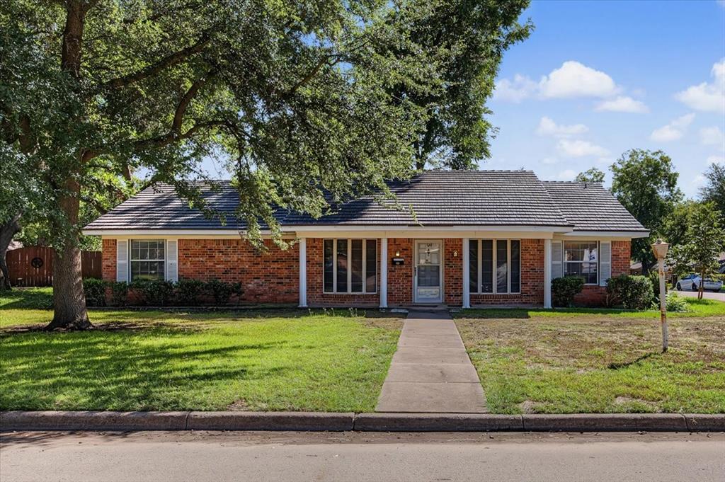 3845 Delmas Drive