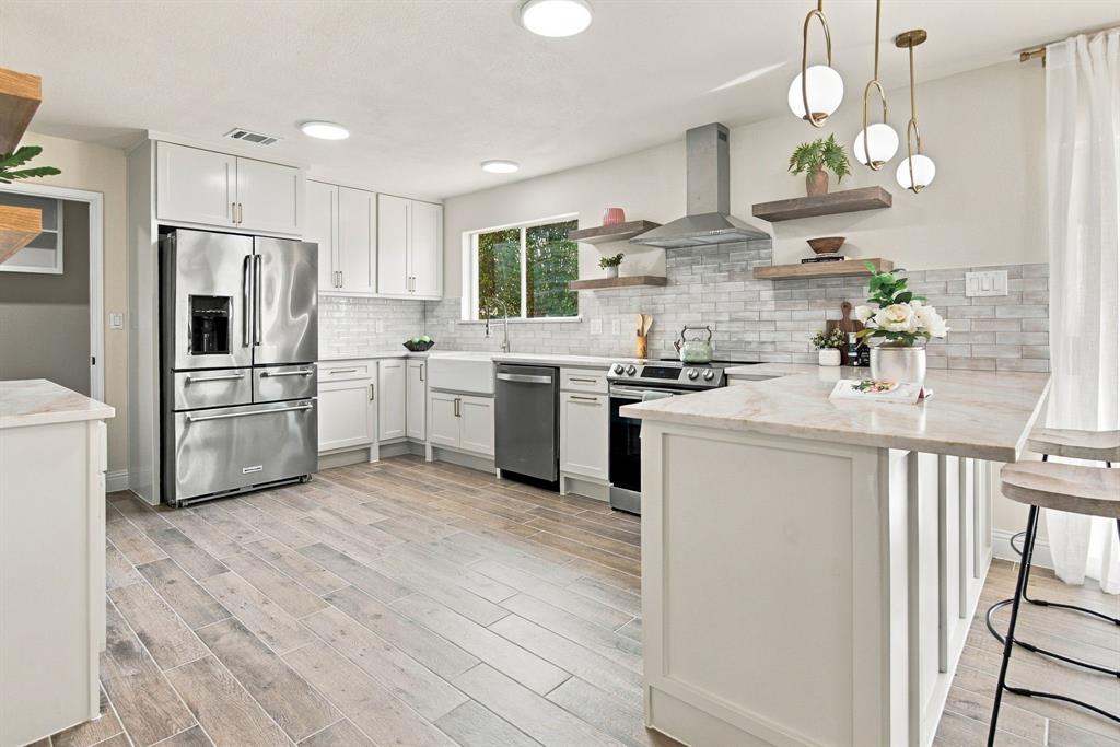 717 Redwing Drive