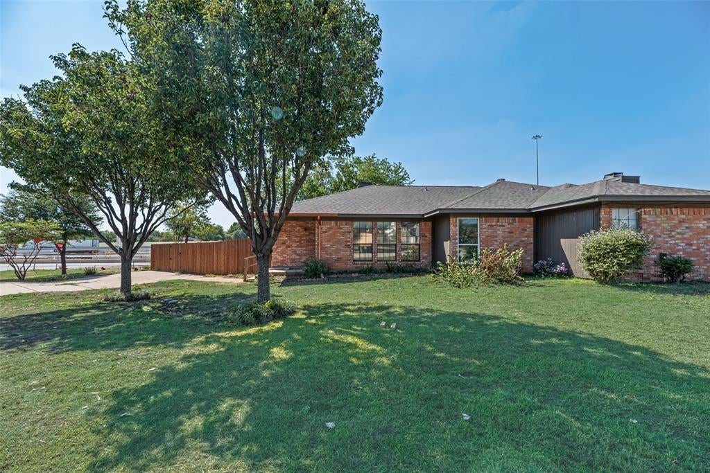 5126 Trail Dust Lane