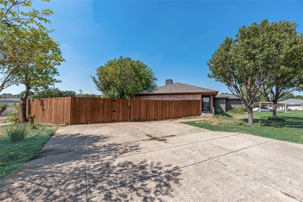 5126 Trail Dust Lane
