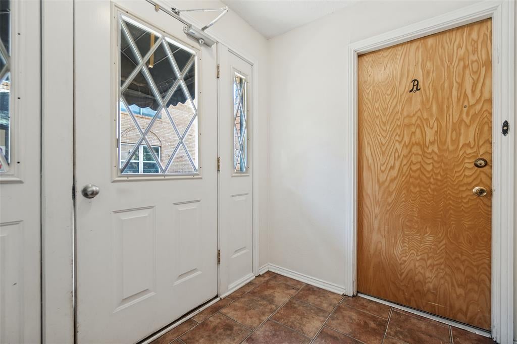 5811 Sandhurst Lane A