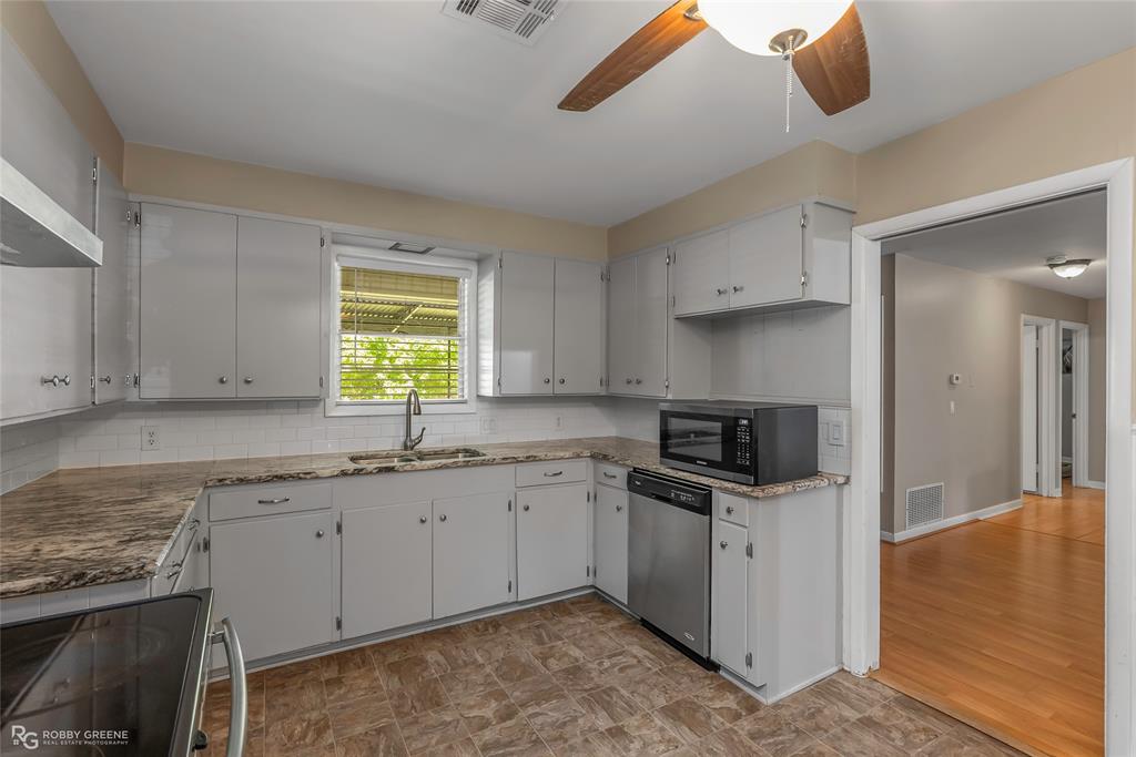 Shreveport, Louisiana 71105, United States, 3 Bedrooms Bedrooms, ,2 BathroomsBathrooms,Residential,Pending,164522