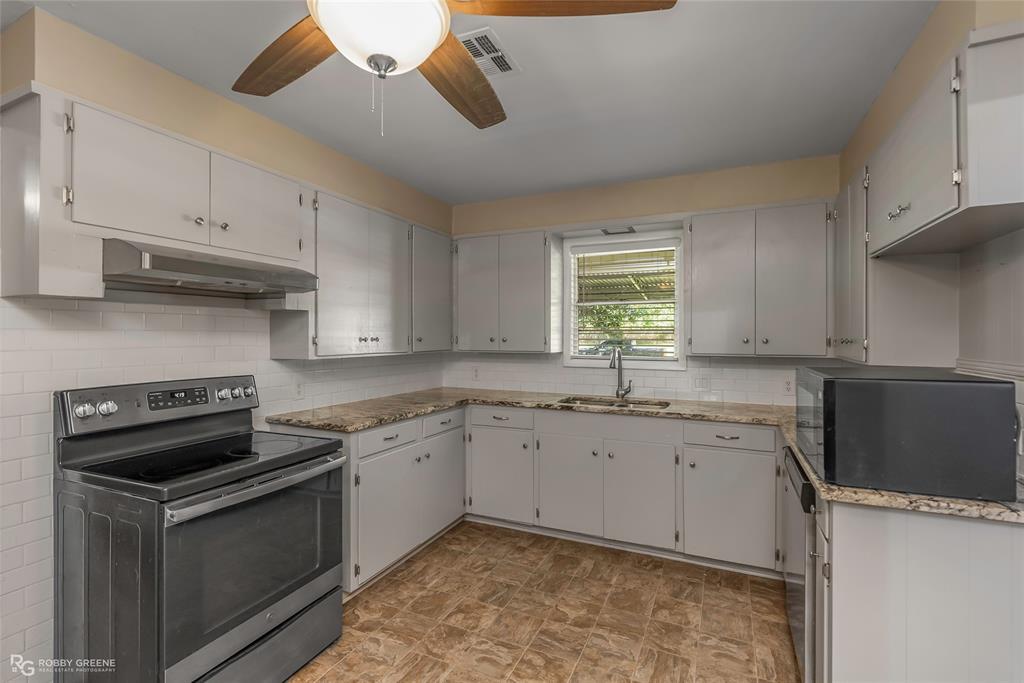 Shreveport, Louisiana 71105, United States, 3 Bedrooms Bedrooms, ,2 BathroomsBathrooms,Residential,Pending,164522