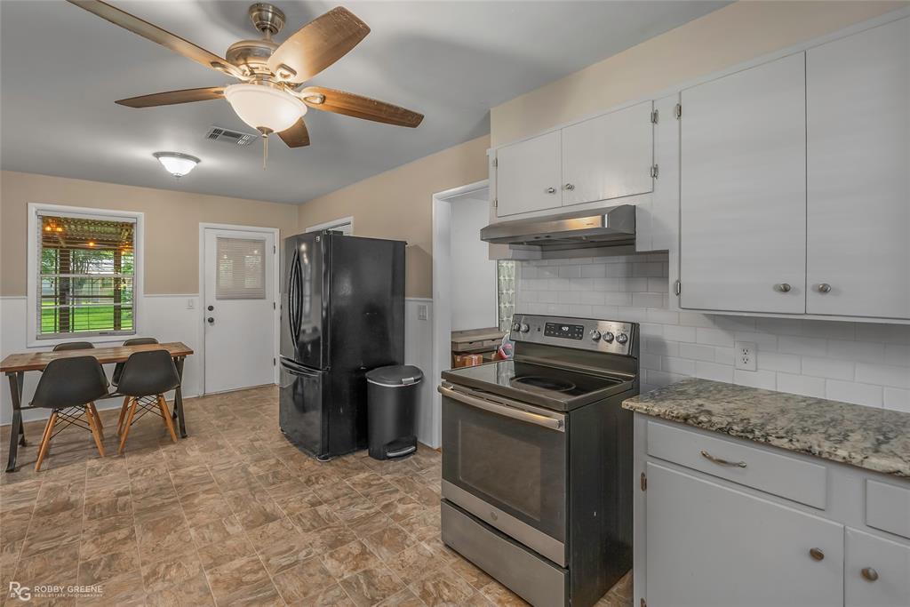 Shreveport, Louisiana 71105, United States, 3 Bedrooms Bedrooms, ,2 BathroomsBathrooms,Residential,Pending,164522