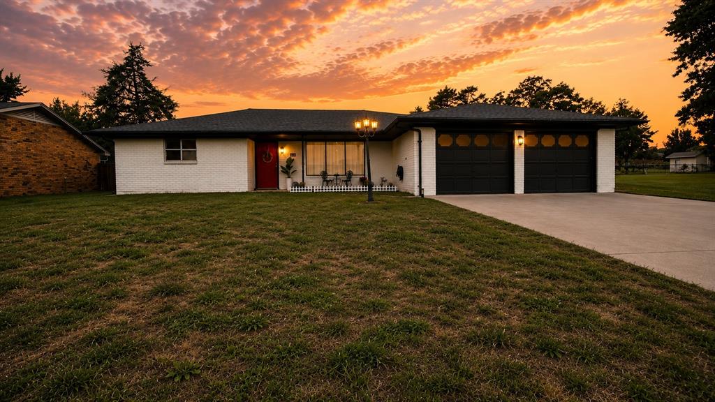 308 Oakwood Drive