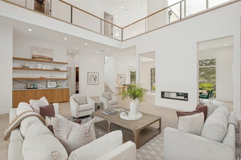 Photo of 6633 Greenwich Lane, Dallas, TX 75230 (MLS # 21383192)
