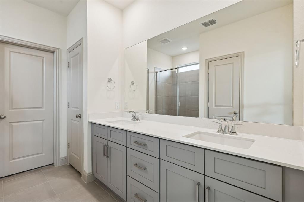 Venetian - Residential