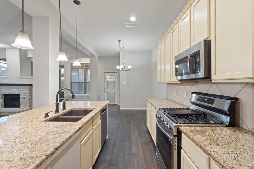 1931 Highland Oaks Drive