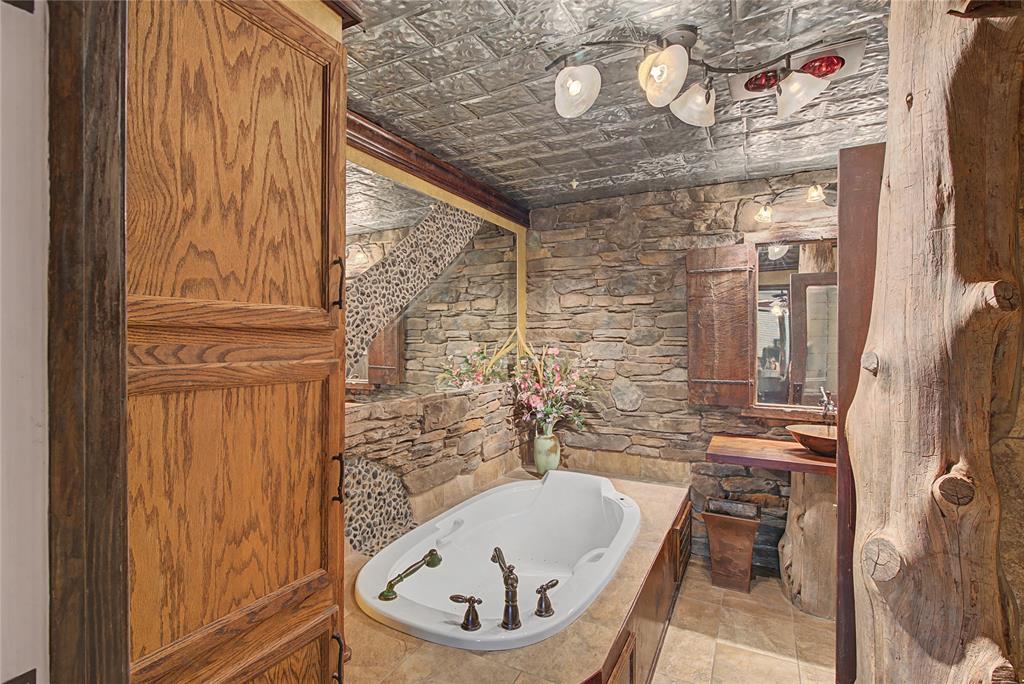 LAKE TERRACE - Residential