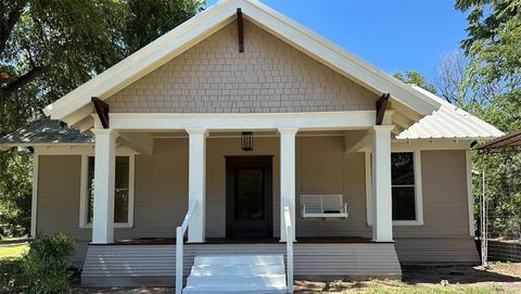 A home in Comanche