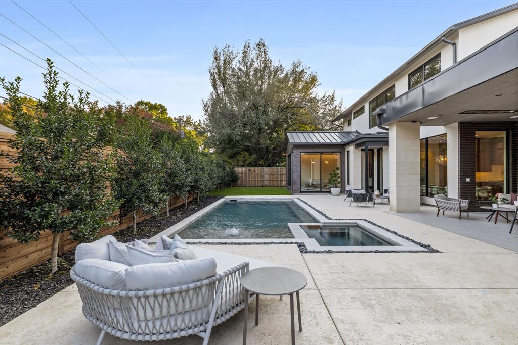 Les Jardines Add - Residential