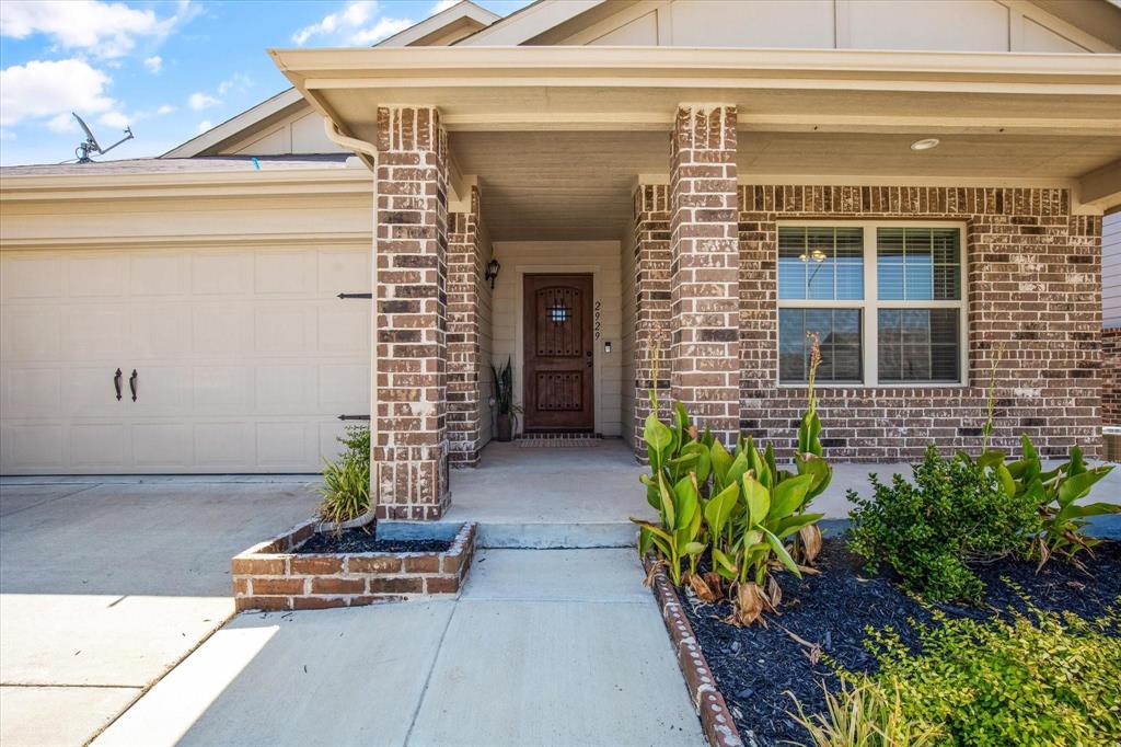 Photo of 2929 Spotted Fawn Drive, Fort Worth, TX 76108 (MLS # 21386514)