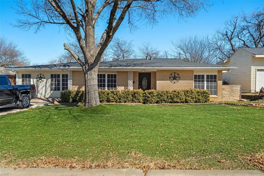 Spacious 4 bedroom, 2 bath home ideally located with quick access to major highways, making daily commuting easy and convenient. The functional floor plan offers comfortable living spaces, perfect for families, first-time buyers, or investors.
Just minutes from popular shopping, dining, and entertainment destinations, and conveniently close to TCU, this property offers excellent location.
Offers guest space or potential independent living area.
A great opportunity based on size, location, and versatility. Schedule your showing today!
Buyer to verify all information contained.