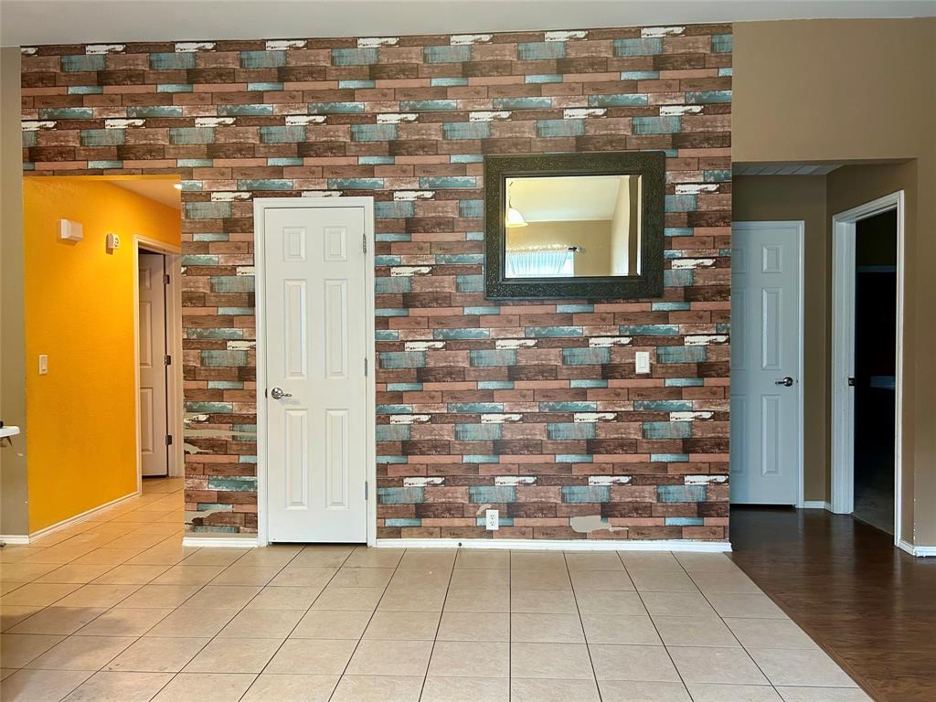 Everman Park South Add - Residential Lease