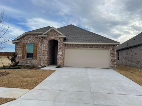 Photo of 1306 Sundance Lane, Justin, TX 76247 (MLS # 21366880)