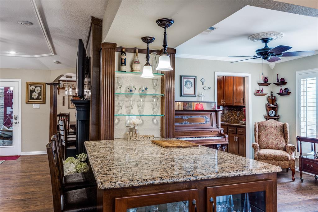 1621 Lake Hill Lane