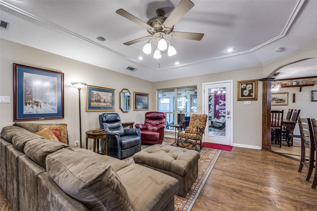 1621 Lake Hill Lane