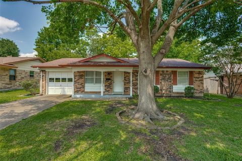 4926 Pinehurst Drive Garland TX 75043