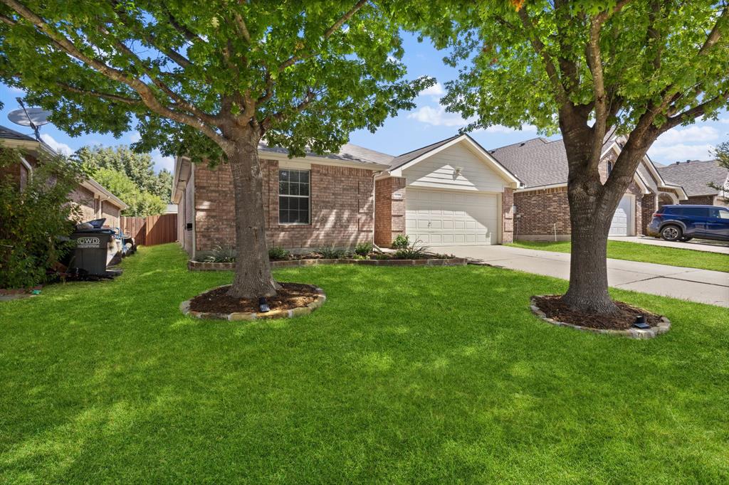 1110 Antoinette Drive - Photo 3
