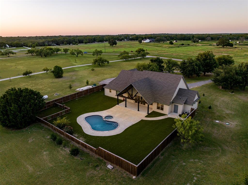500 W Woodcreek Court