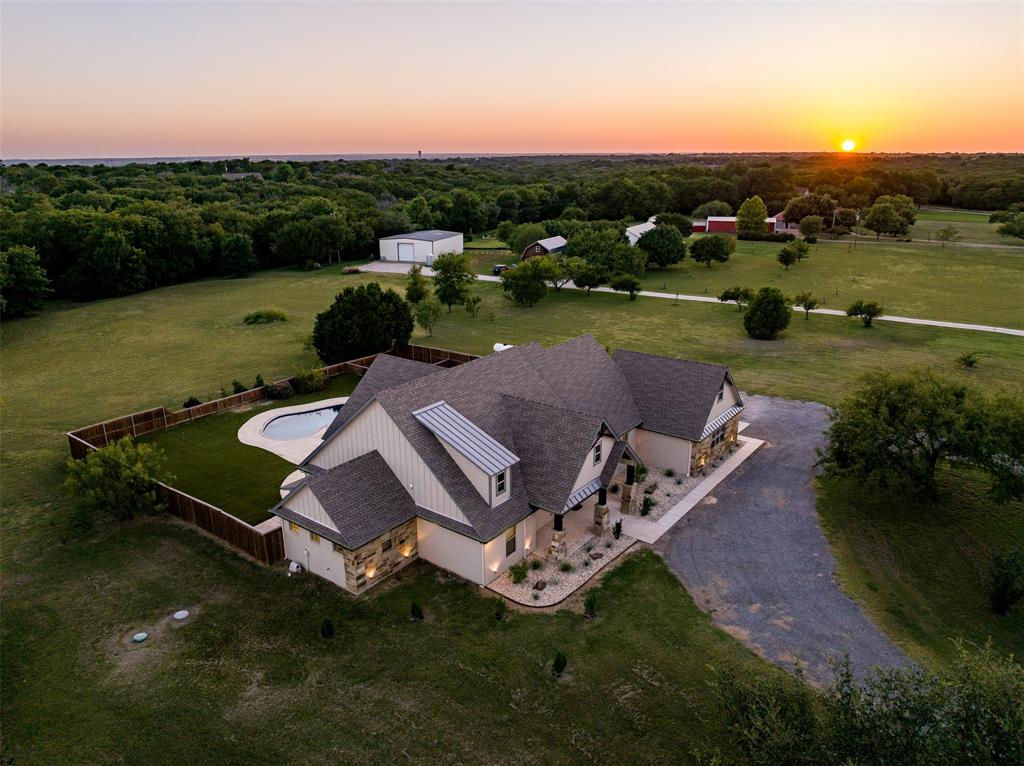 500 W Woodcreek Court