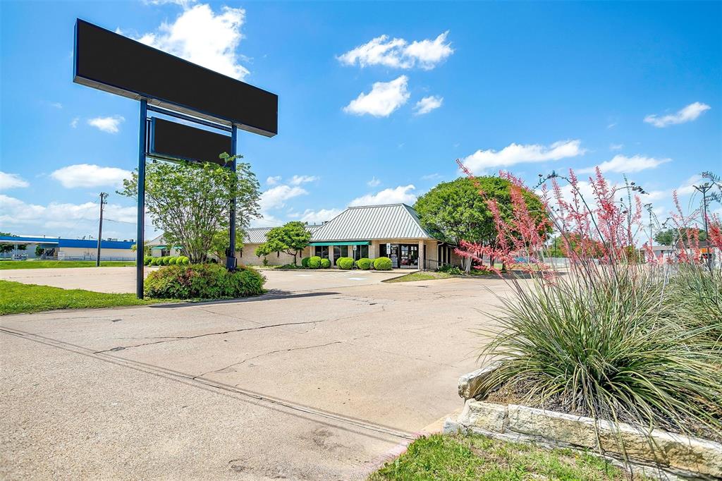 Crestmoor Park - Commercial Sale