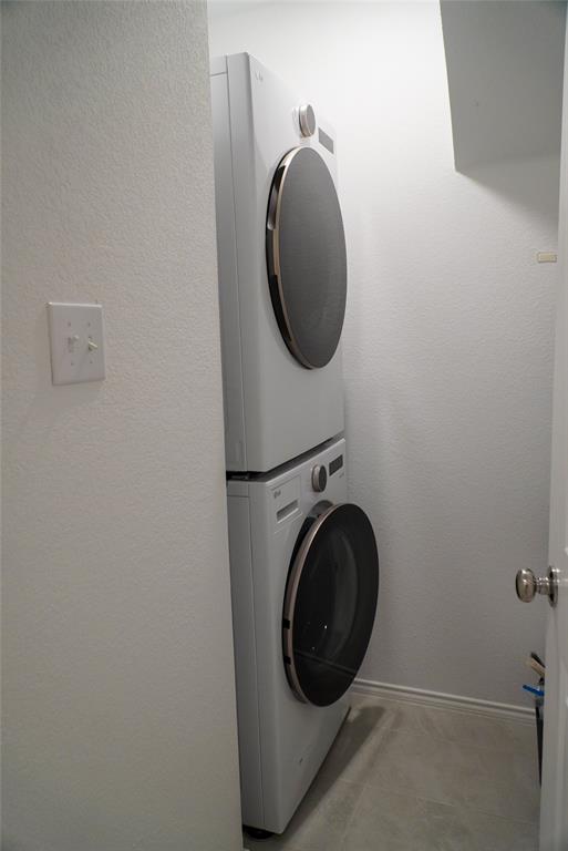 Risinger Court Condos - Residential