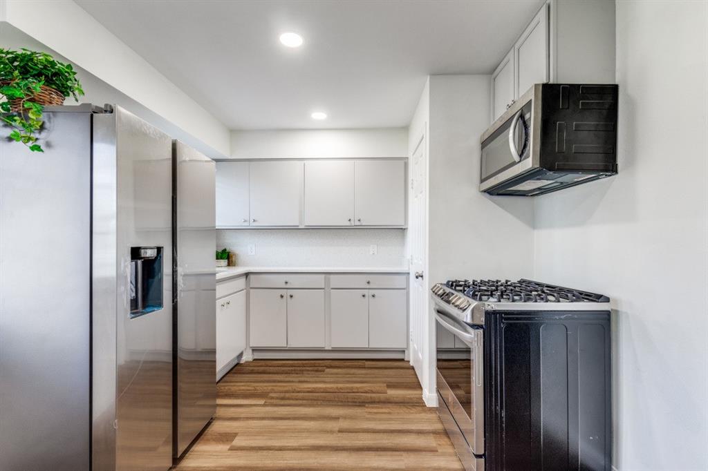 Valwood Park 06 - Residential