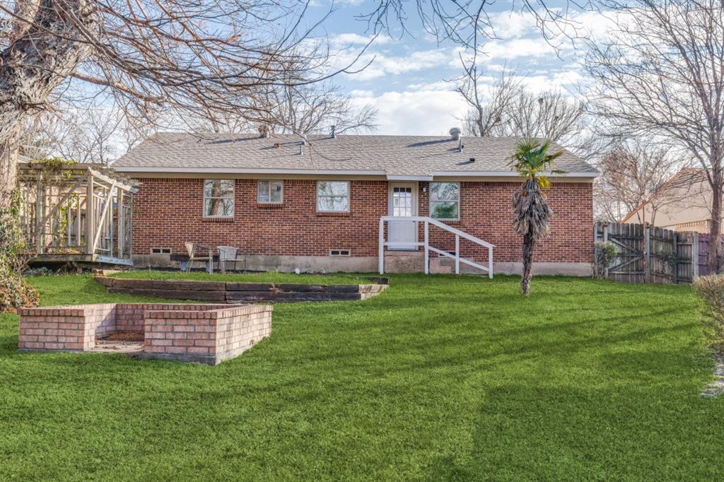 Valwood Park 06 - Residential