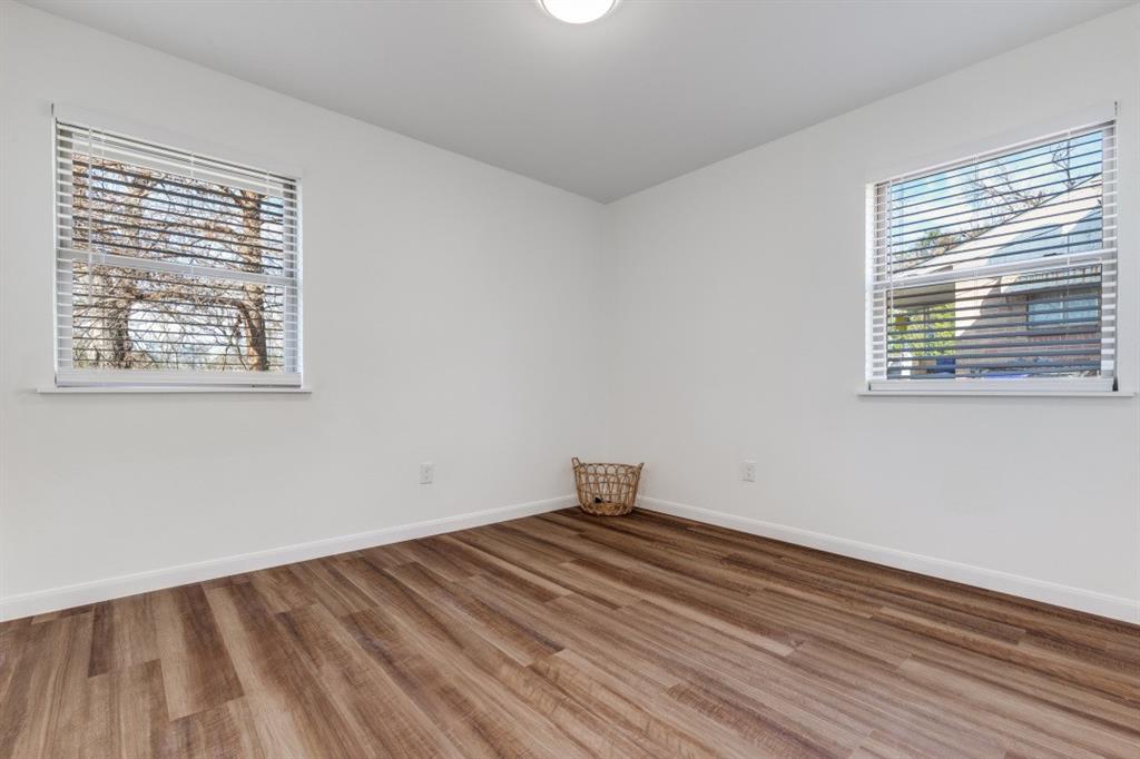 Valwood Park 06 - Residential